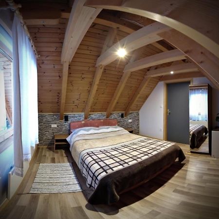 Apartman Tonka Otocsán Kültér fotó