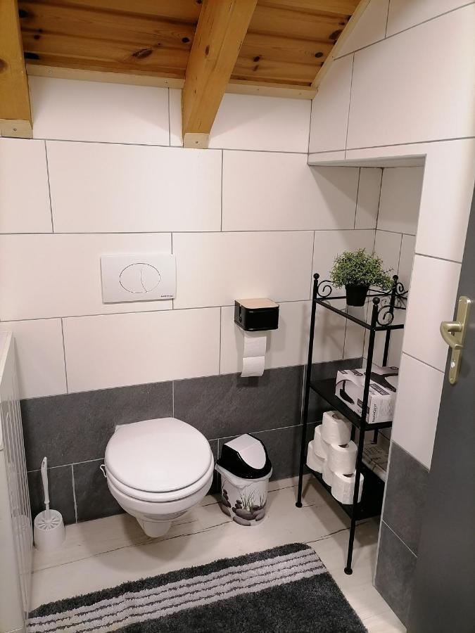 Apartman Tonka Otocsán Kültér fotó
