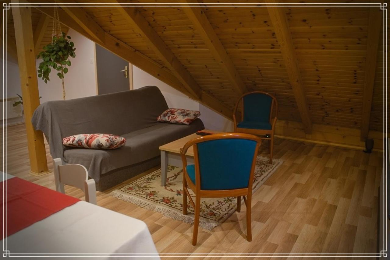 Apartman Tonka Otocsán Kültér fotó