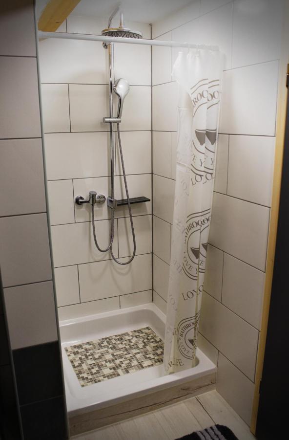 Apartman Tonka Otocsán Kültér fotó