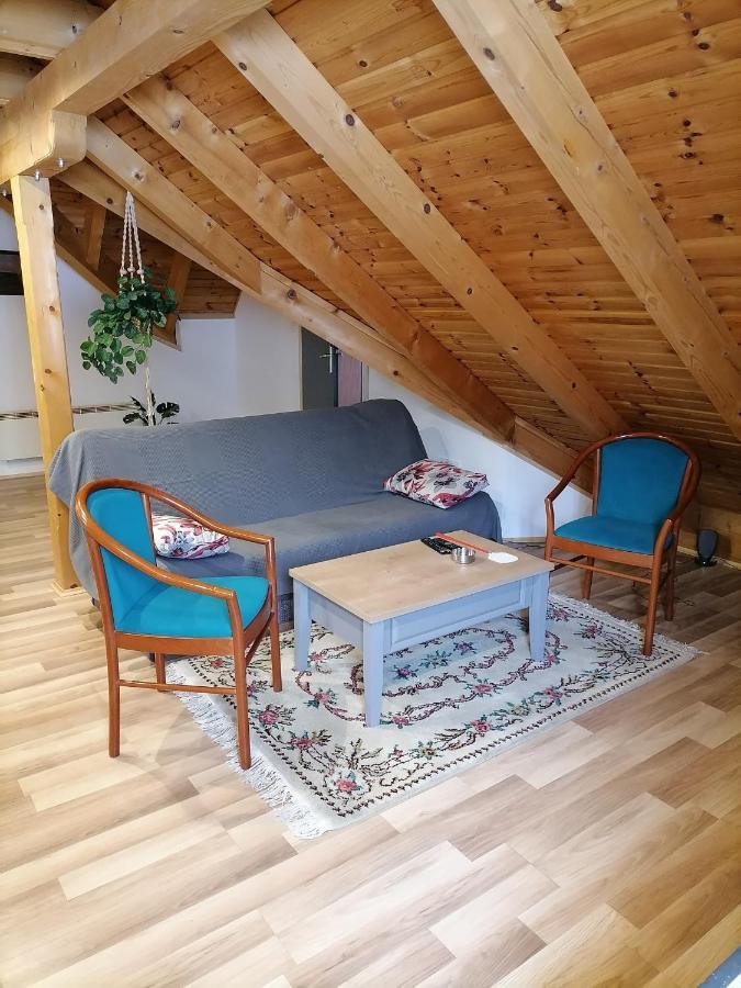 Apartman Tonka Otocsán Kültér fotó