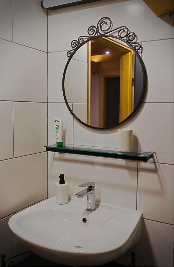 Apartman Tonka Otocsán Kültér fotó
