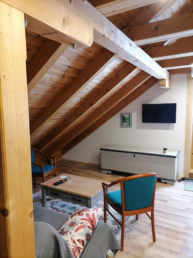Apartman Tonka Otocsán Kültér fotó